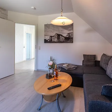 Schwalbennest Apartman Holtgast