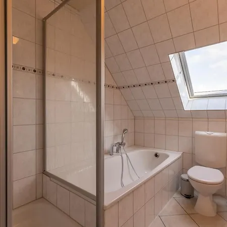 Schwalbennest * Holtgast