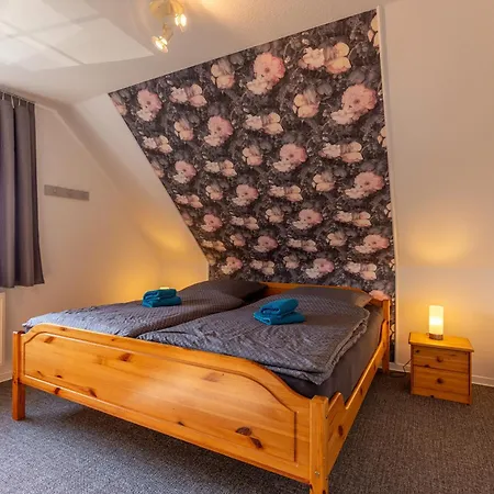 Schwalbennest * Holtgast